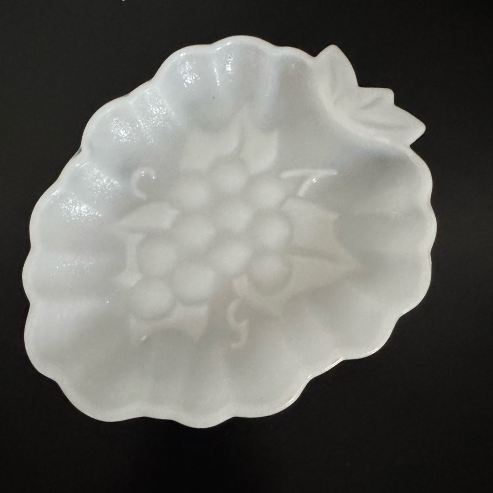 Vintage Hazel Atlas White Milk Glass Grape Dish
